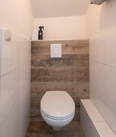 Hosted By Wendy Old Charming Appartement