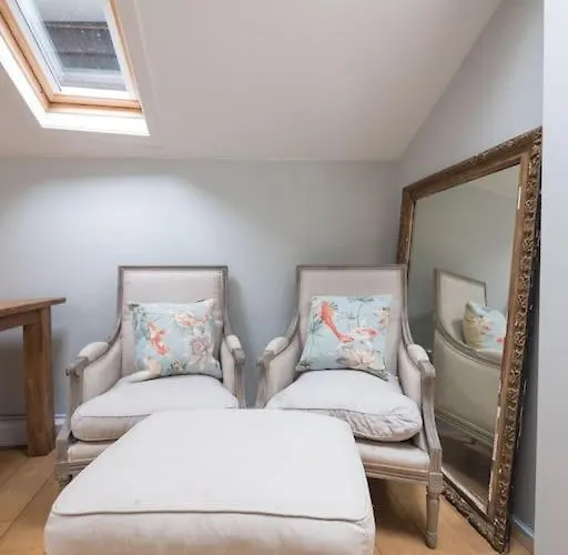 Hosted By Wendy Old Charming Διαμέρισμα