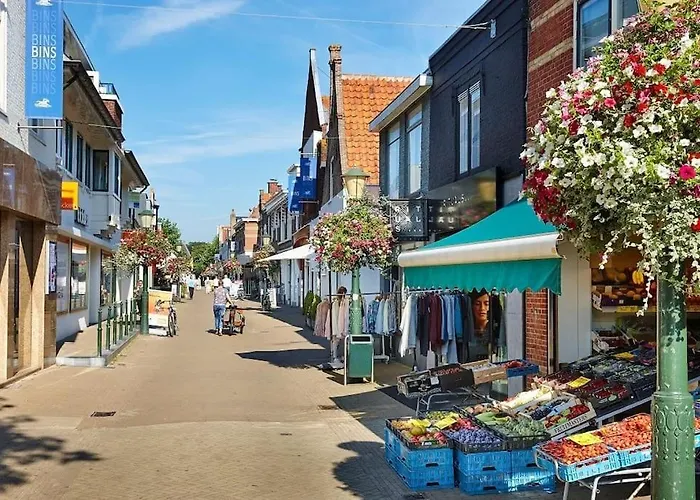 Hosted By Wendy Old Charming *