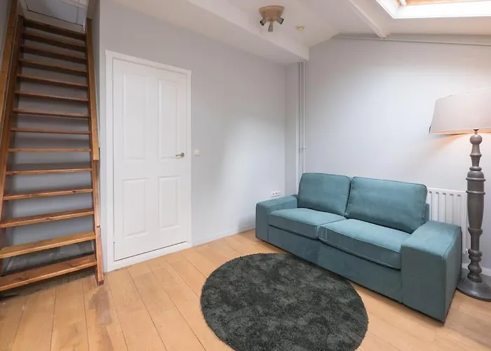 Hosted By Wendy Old Charming